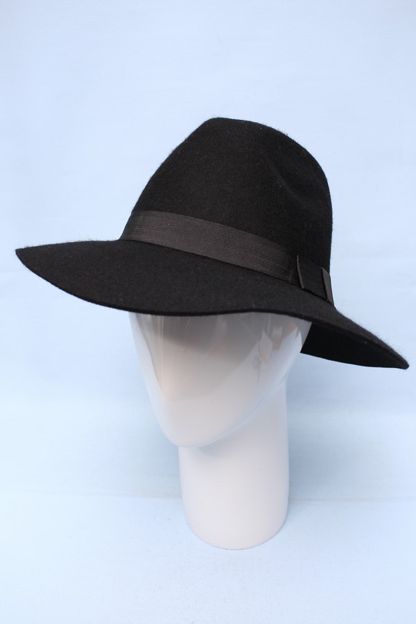 Черная стильная шляпа 5339